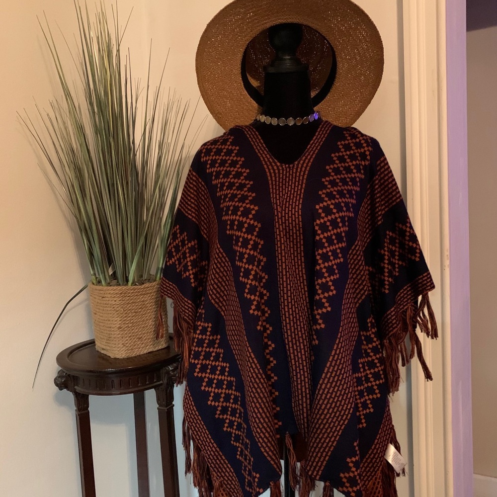 Entro- Awesome Beachy Poncho- L- NWT
